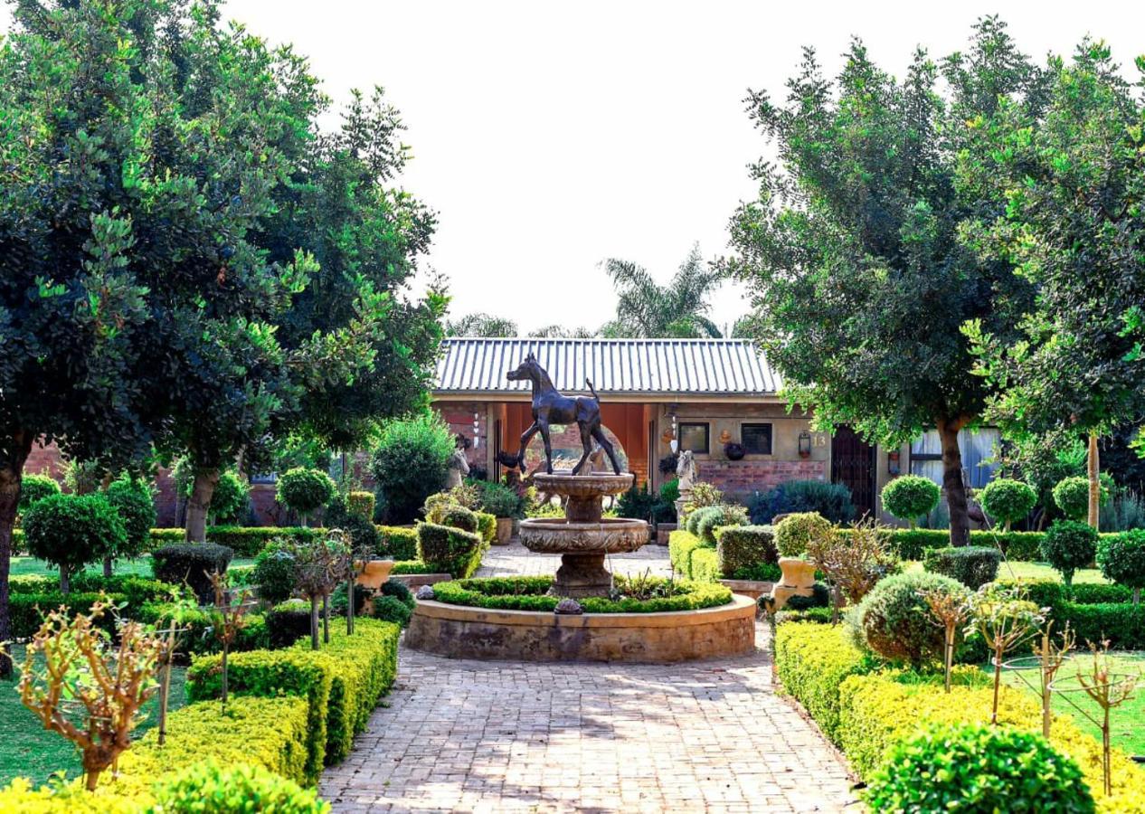 Maretlwane Guesthouse Buffelspoort Bagian luar foto