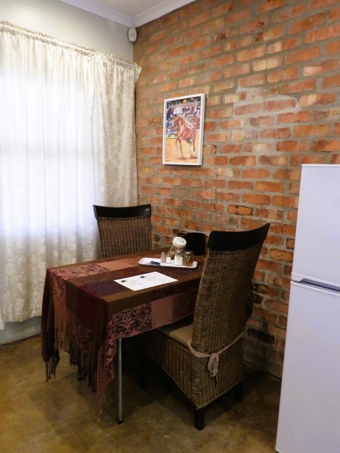 Maretlwane Guesthouse Buffelspoort Bagian luar foto