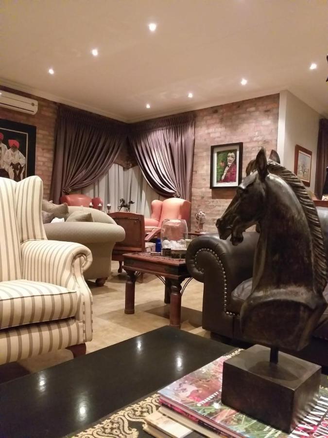 Maretlwane Guesthouse Buffelspoort Bagian luar foto