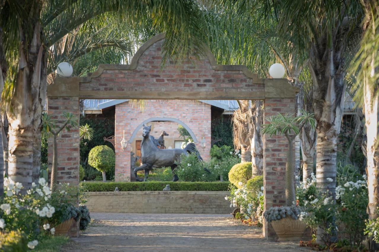 Maretlwane Guesthouse Buffelspoort Bagian luar foto