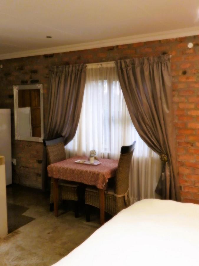 Maretlwane Guesthouse Buffelspoort Bagian luar foto