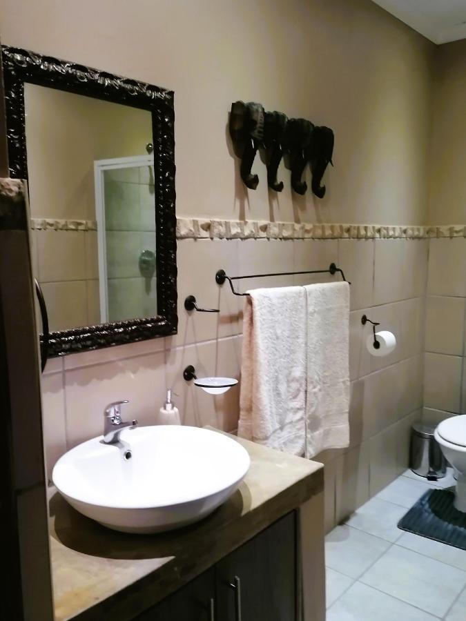 Maretlwane Guesthouse Buffelspoort Bagian luar foto