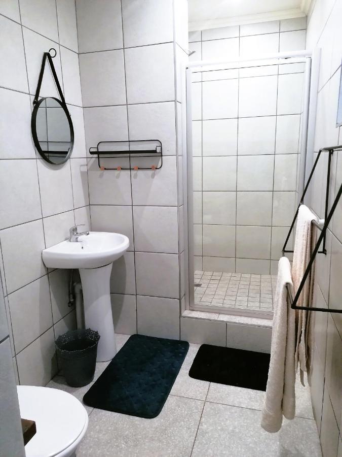 Maretlwane Guesthouse Buffelspoort Bagian luar foto